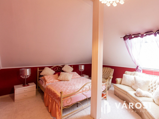 Mindszent központjától 5 perc sétára.