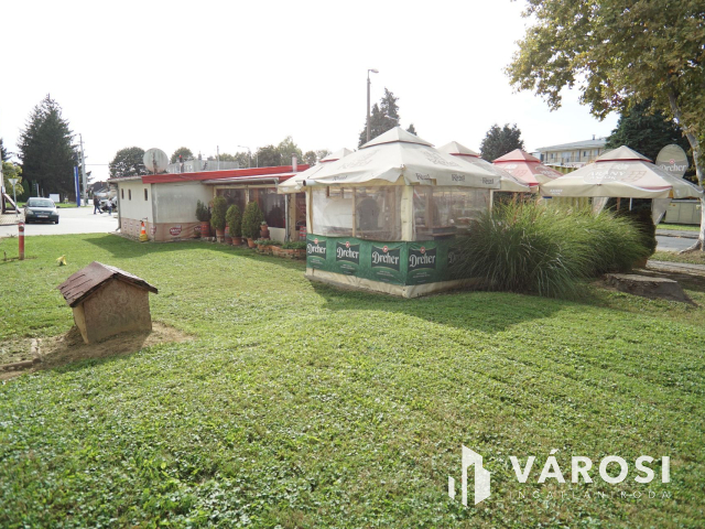 Bejáratott vendéglátóegység, felszereléssel együtt eladó!