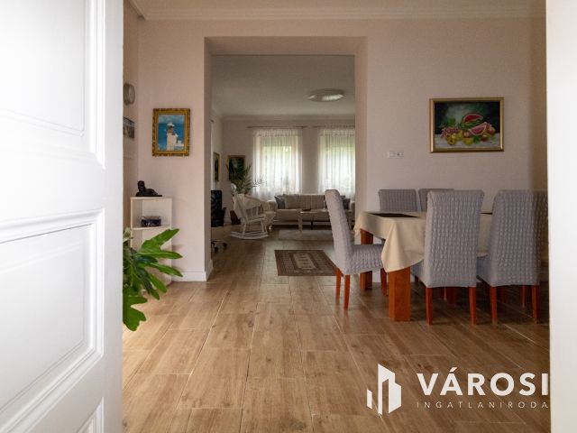 A nyugalom szigete: családi ház a belvárosban