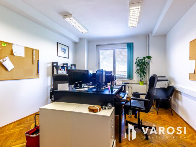 Kiadó 31 m2 alapterületű iroda modern irodaházban