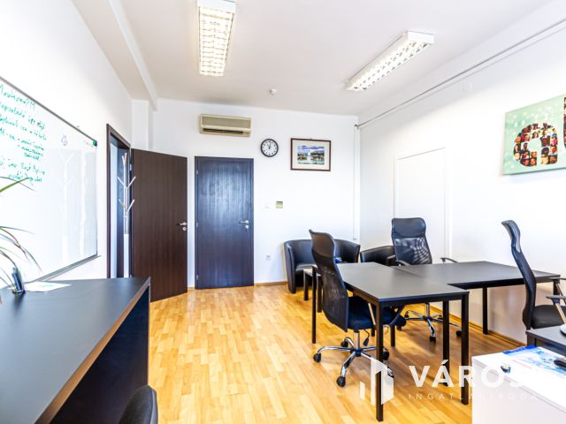 Kiadó 20 m2 alapterületű iroda modern irodaházban