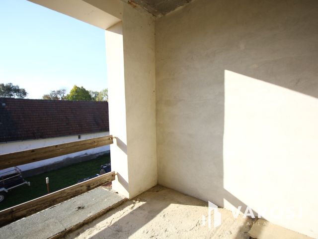 Orosházán, belvárosi kétszintes családiház