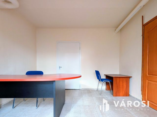 Belvárosi üzlethelyiség/iroda eladó!
