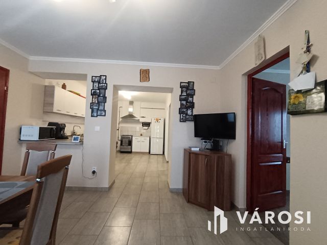 Felújitott családi ház Dömsödön Pest megyében eladó!