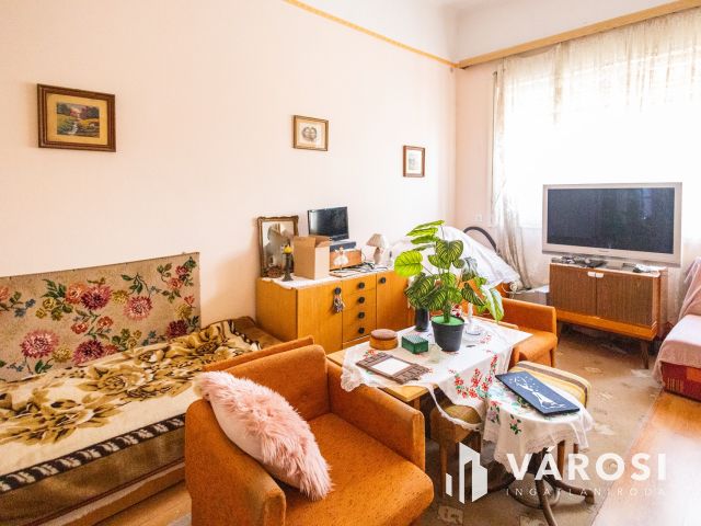 Eladó üzlethelyiség Gyulán a posta mellett