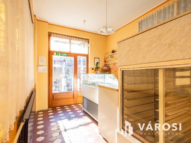 Több lehetőség egy ingatlanban a Várfürdő közelében