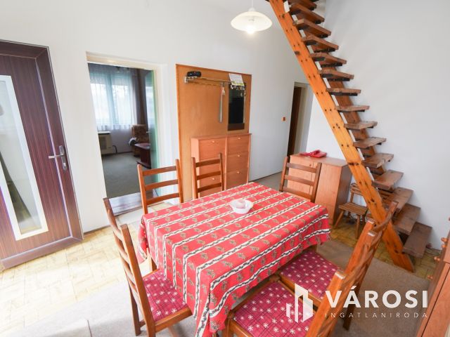 A Velencei-tó közvetlen közelében, Kápolnásnyéken!