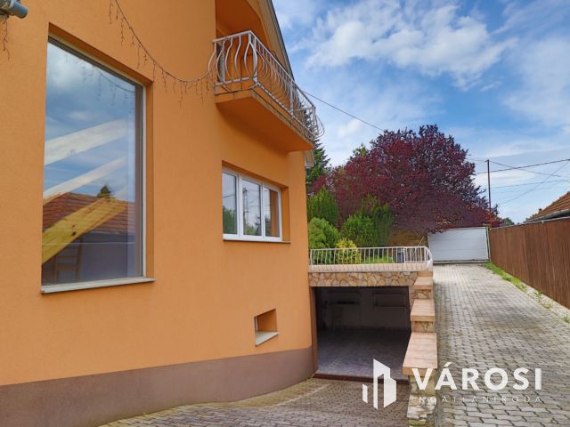 Igényes, pihenésre, összejövetelekre alkalmas családi ház!