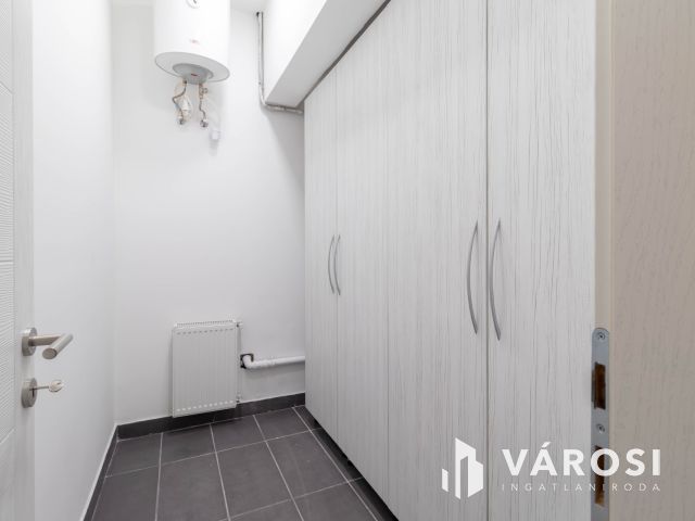 Fogászati rendelő (20 m2) Újbudán felszerelve, berendezve