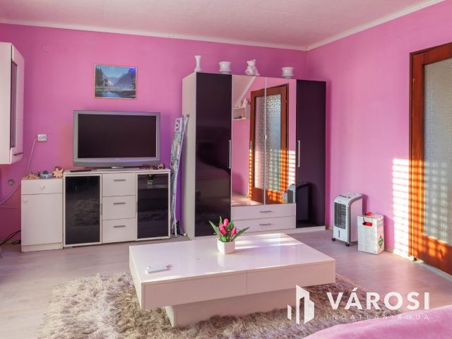 Stílusos, felújított családi ház Orosházán