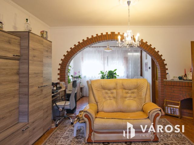 Vásárhelyen, csendes otthon a belvárosban