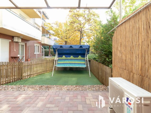 Teraszos, kiskertes 37 m2-es álomlakás eladó Pesterzsébeten