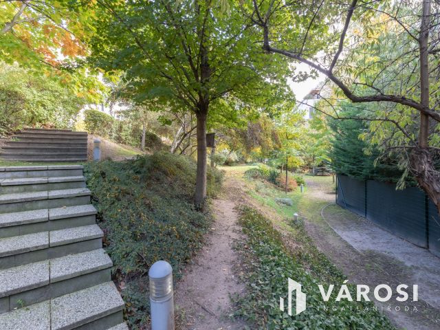 Teraszos, kiskertes 37 m2-es álomlakás eladó Pesterzsébeten