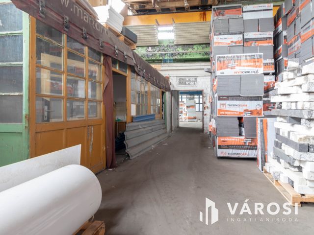 3018 m2-es raktár eladó a XXI. ker-ben, Csepel ipari részén
