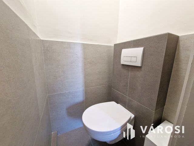 Korszerűsített Prémium Ingatlan, ÜZLET+2LAKÁS