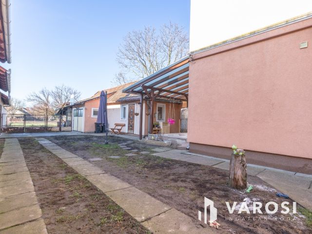 Algyői 4 szobás ikerház