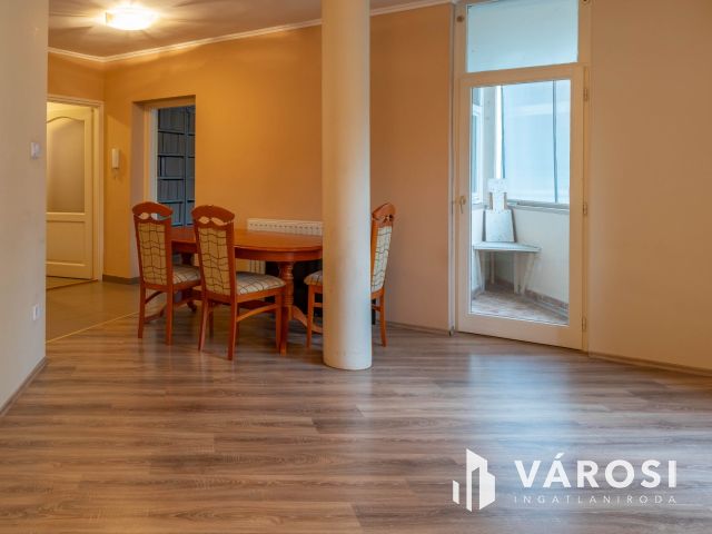 1.emeleti tégla lakás Orosháza szívében