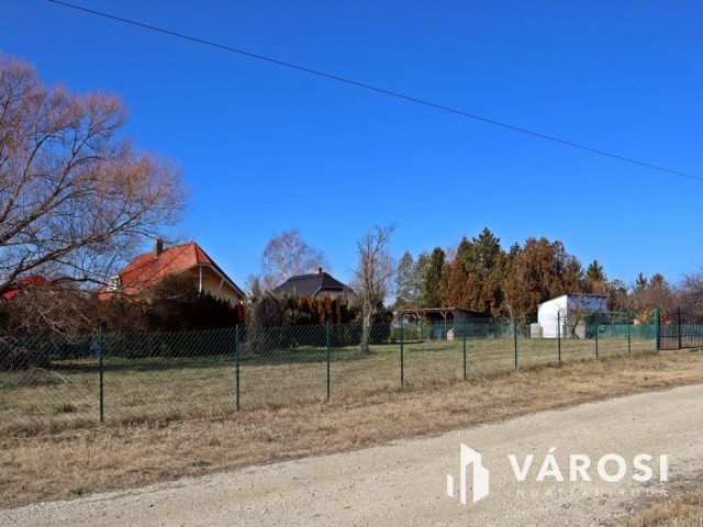 Balatonkeresztúron építési telek!