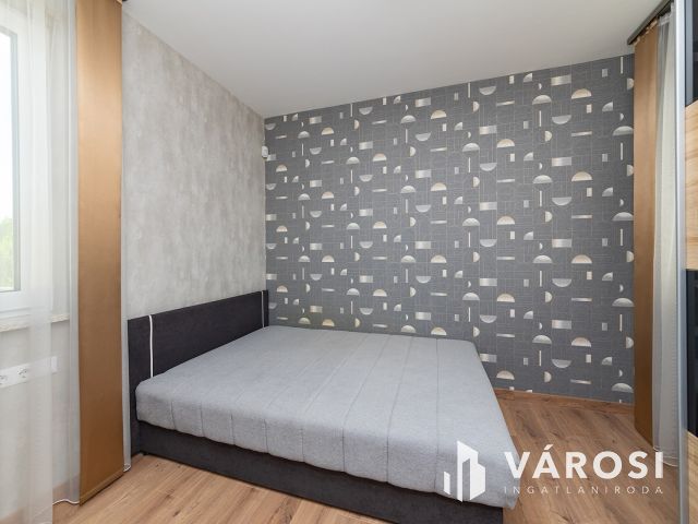 Panorámás luxus családi ház medencével Csömörön eladó!