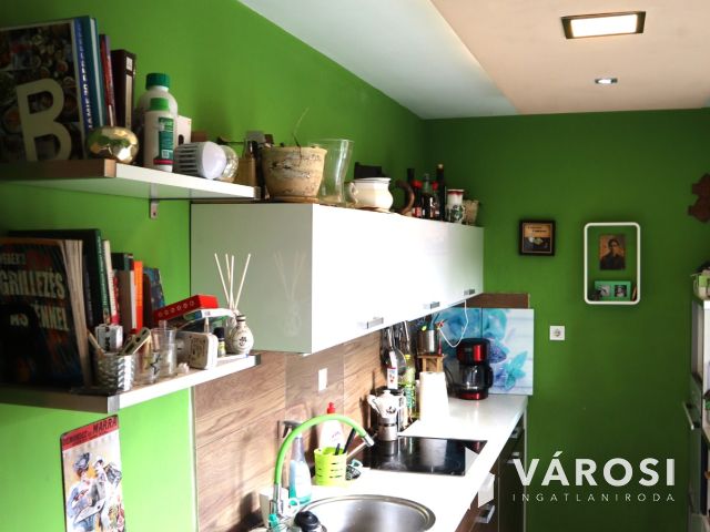 Újszerű önálló családi ház Szabadifürdőn eladó