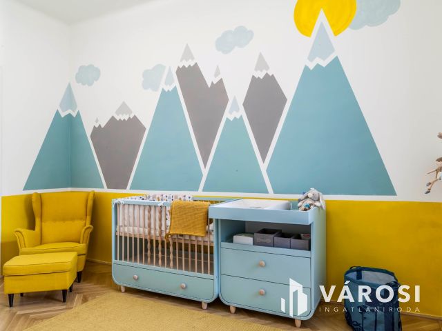 Napfényes családi otthon Újlipótvárosban a Gogol utcában