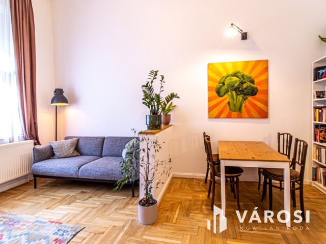 Napfényes és stílusos lakás a Belgrád rakparton