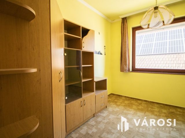 330 nm-es óriásház Orosházán