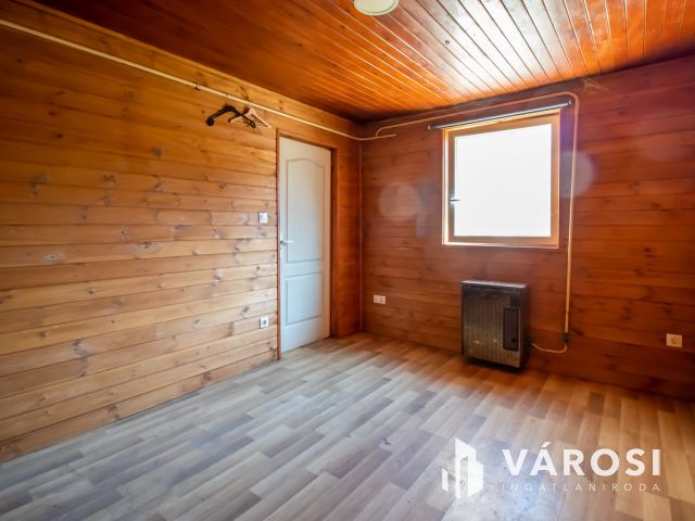 Eladó velencei családi ház csendes helyen