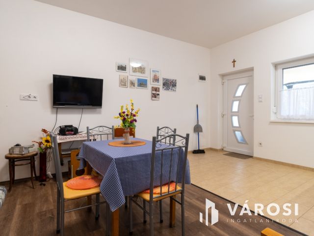 Két lakrészes családi ház Szabadifürdőn