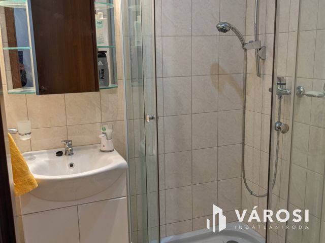 Eladó társasház Győr-Nádorváros csendes zsákutcájában